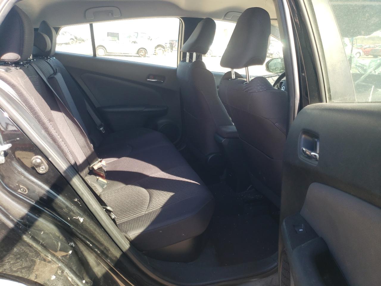 Photo 6 from auction – 2016 TOYOTA PRIUS with VIN JTDKARFU5G3012562