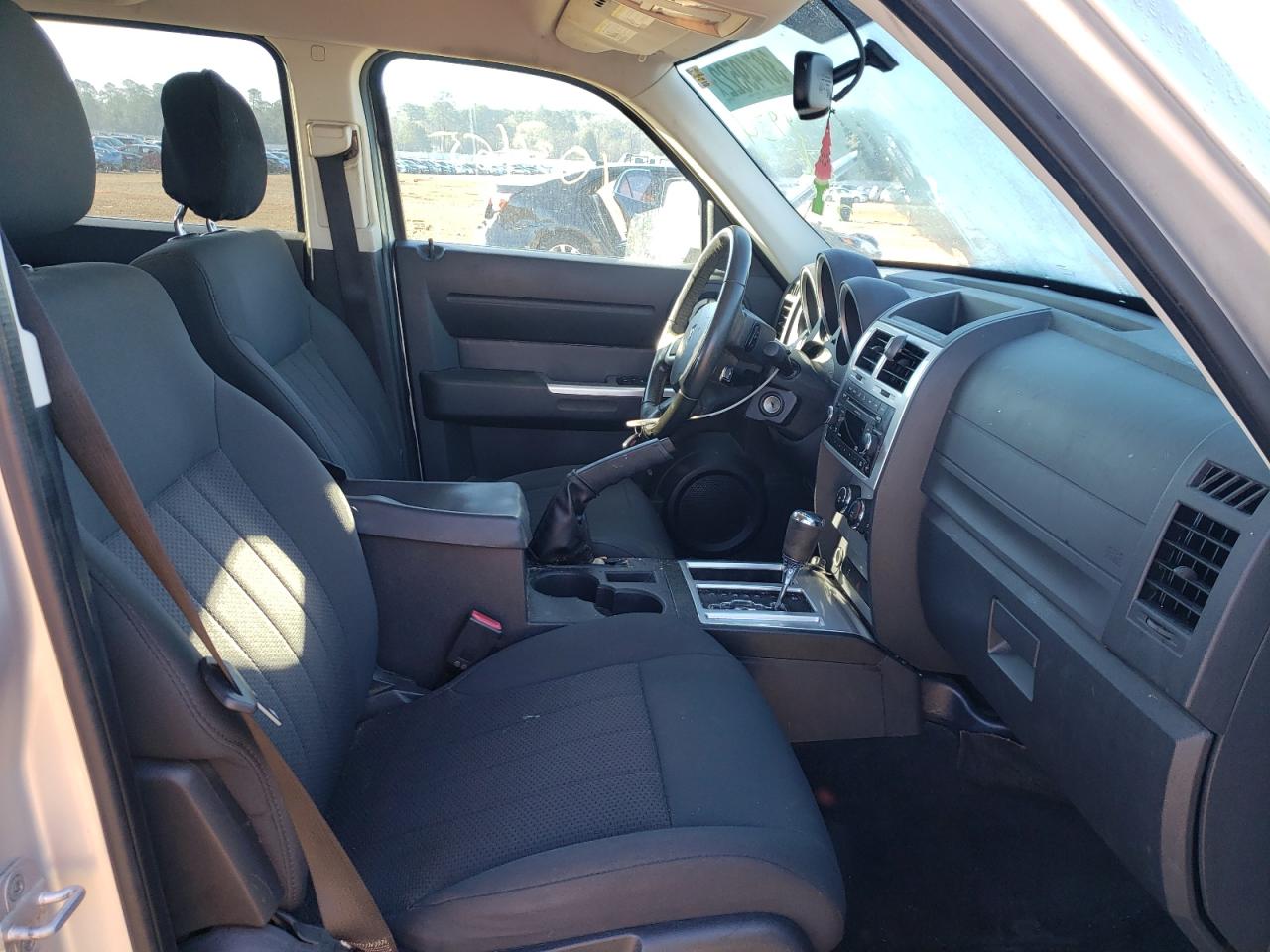 Photo 5 from auction – 2011 DODGE NITRO SXT with VIN 1D4PT5GK3BW509934