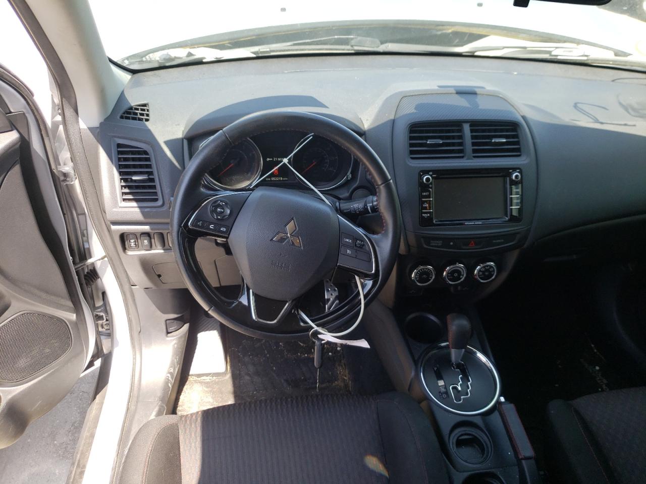 Photo 9 from auction – 2017 MITSUBISHI OUTLANDER with VIN JA4AP3AU3HZ068555
