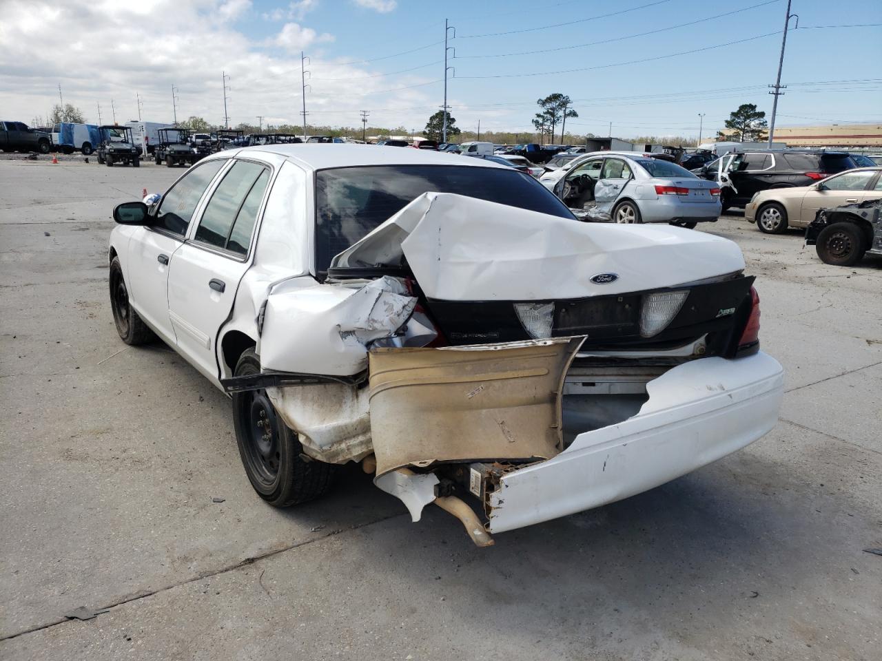 Photo 3 from auction – 2010 FORD CROWN VICT with VIN 2FABP7BV6AX115250