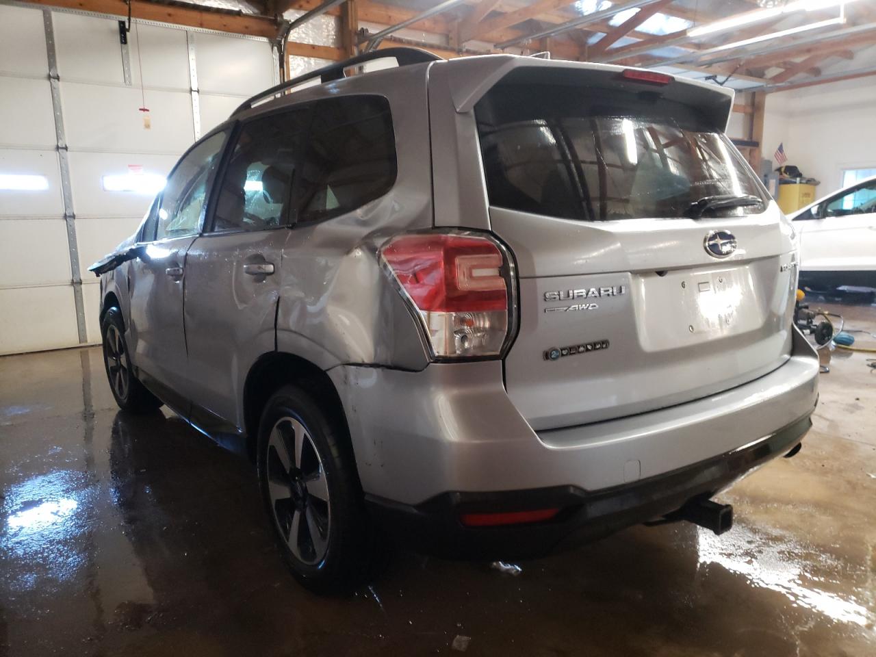 Photo 15 from auction – 2018 SUBARU FORESTER 2 with VIN JF2SJAEC4JH557674