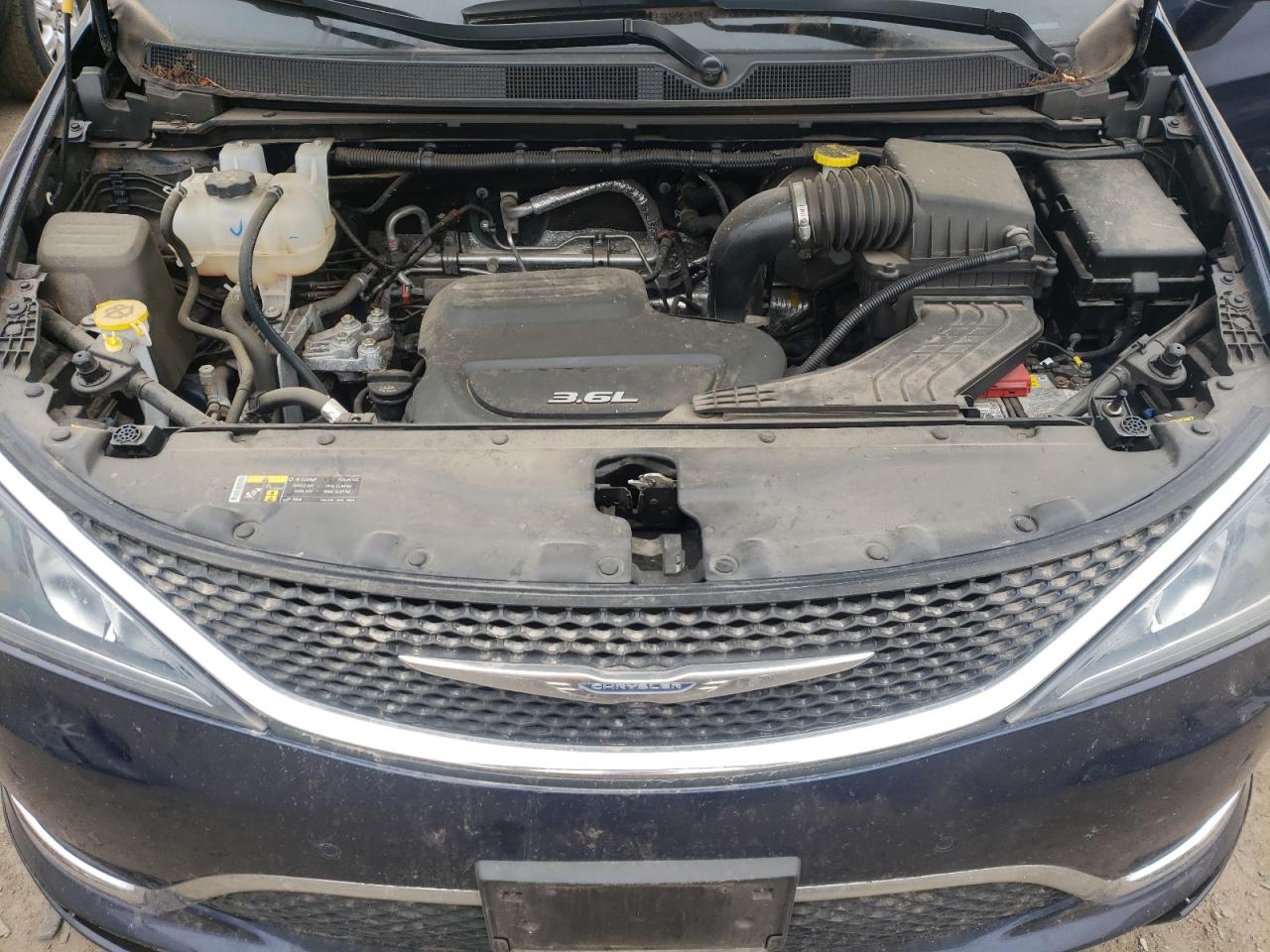 Photo 7 from auction – 2017 CHRYSLER PACIFICA L with VIN 2C4RC1GG0HR812438