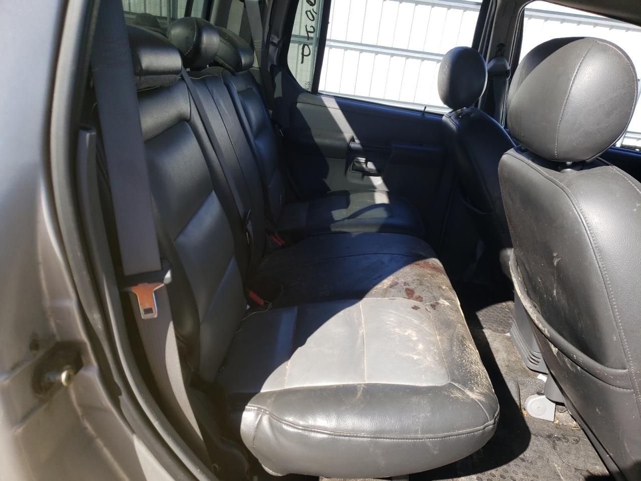 Photo 6 from auction – 2005 FORD EXPLORER S with VIN 1FMZU67K95UB32241