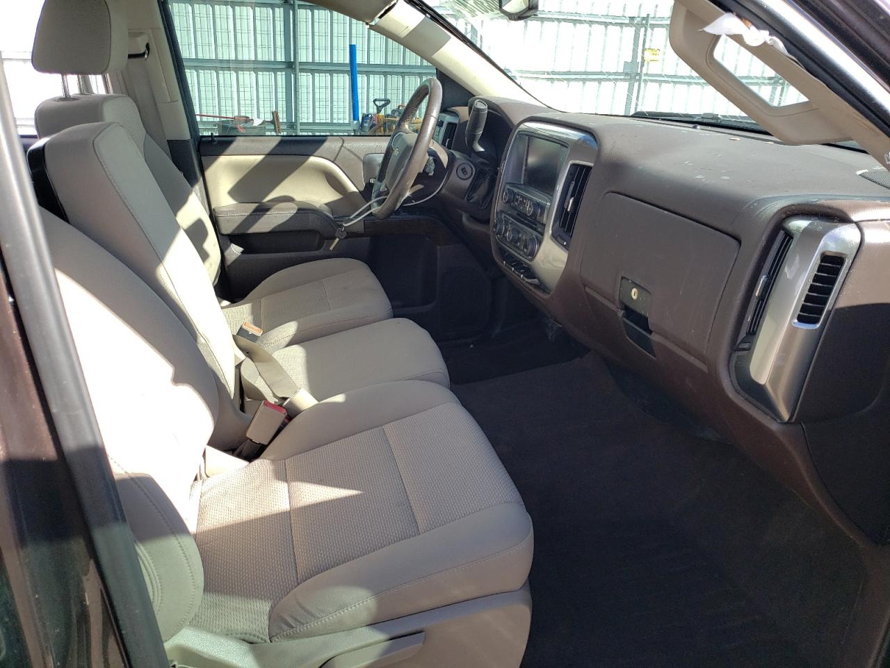 Photo 5 from auction – 2016 CHEVROLET SILVERADO with VIN 3GCUKRECXGG304526