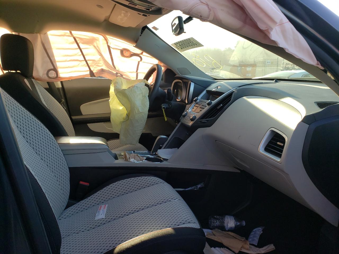 Photo 5 from auction – 2010 CHEVROLET EQUINOX LS with VIN 2CNALBEW0A6204757