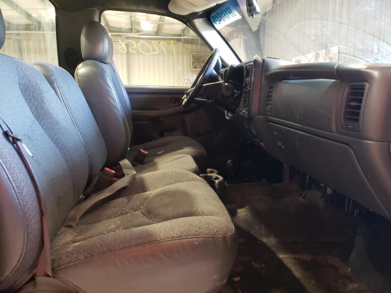 Photo 5 from auction – 2005 CHEVROLET SILVERADO with VIN 1GCEK14X05Z196974