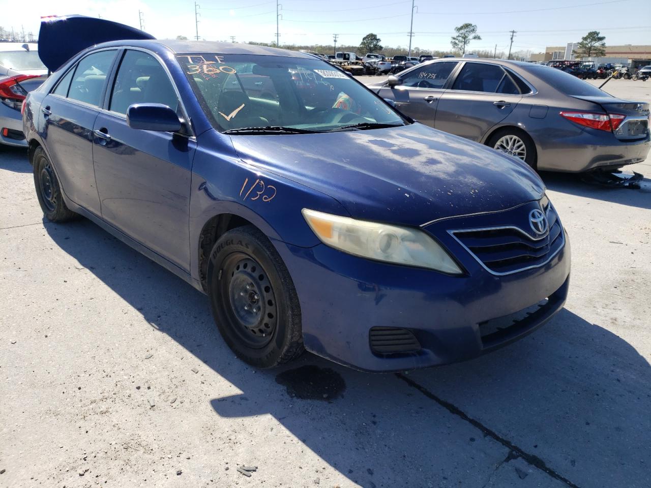 TOYOTA CAMRY BASE 2011 مع رقم تعريف المركبة 4T1BF3EK8BU672415 - صورة من المزاد