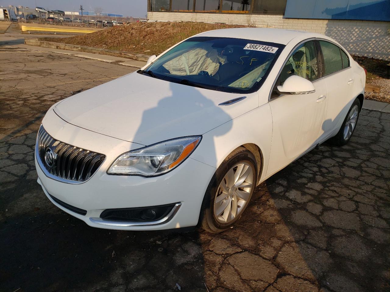 Photo 2 from auction – 2015 BUICK REGAL with VIN 2G4GK5EX9F9249564