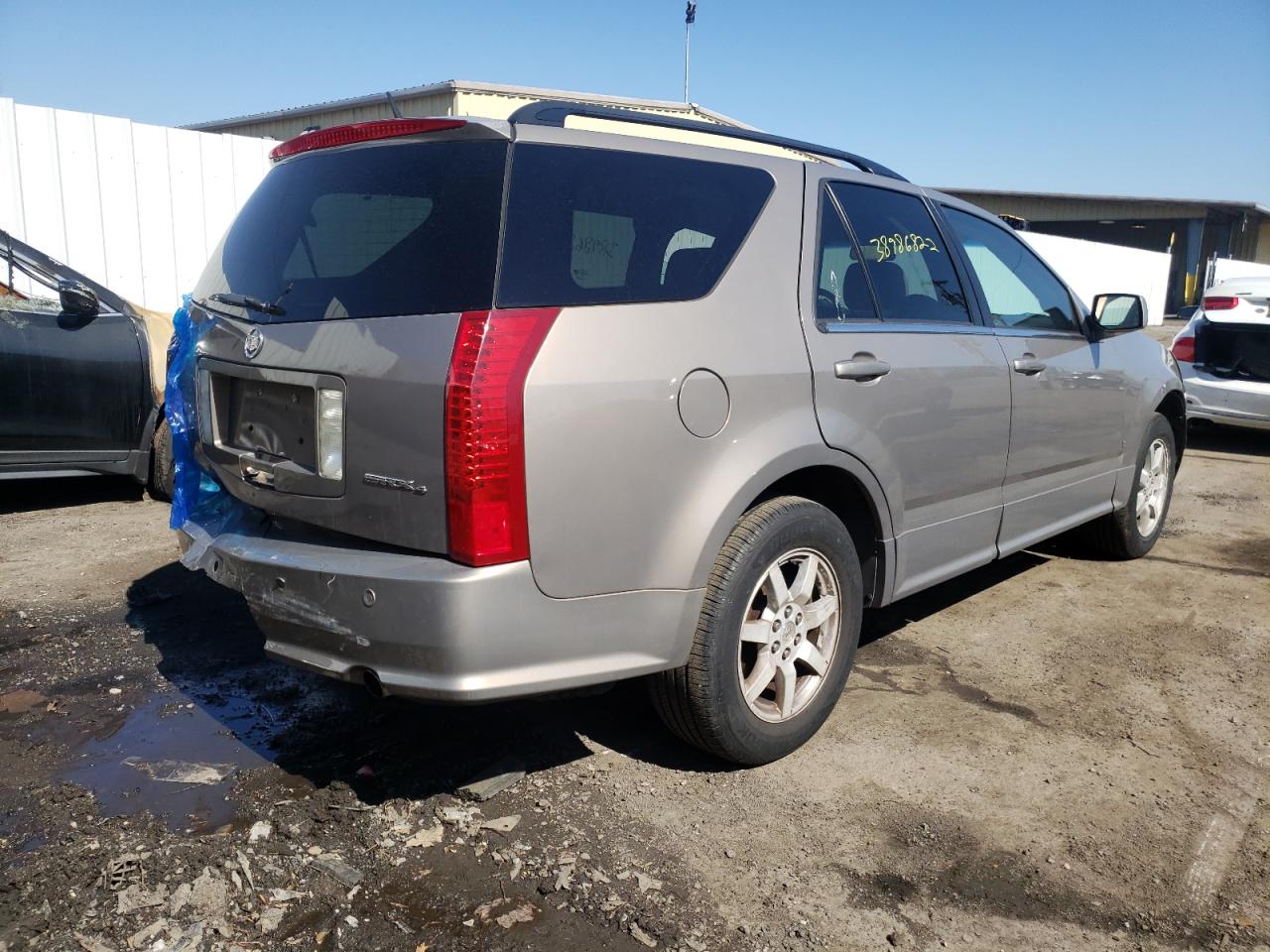 Photo 4 from auction – 2007 CADILLAC SRX with VIN 1GYEE637570131402
