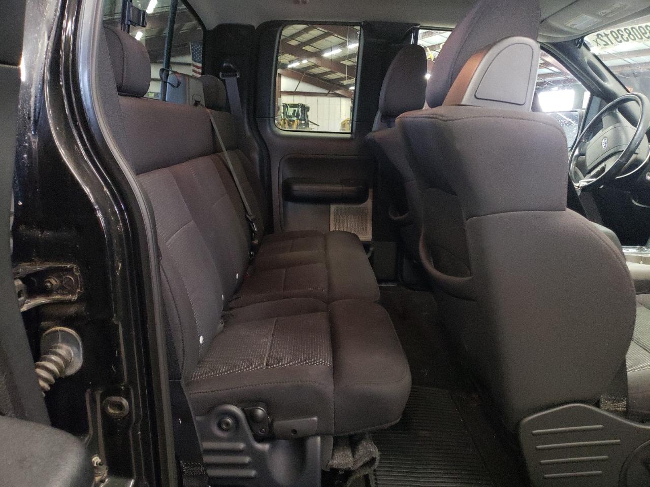 Photo 6 from auction – 2004 FORD F150 with VIN 1FTPX14574NB78552