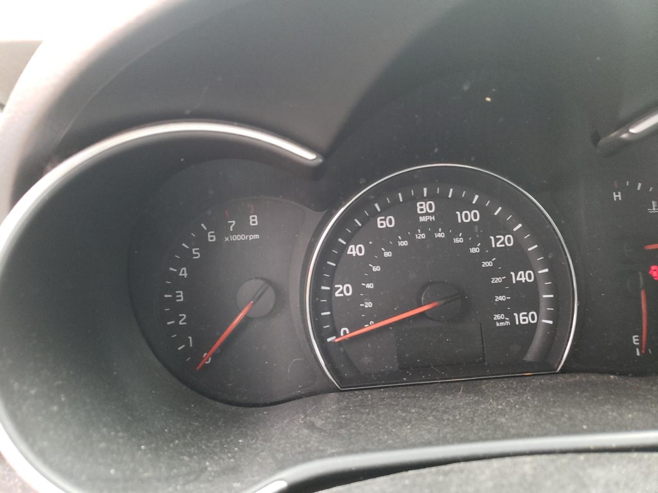Photo 8 from auction – 2015 KIA SORENTO LX with VIN 5XYKT4A74FG612062