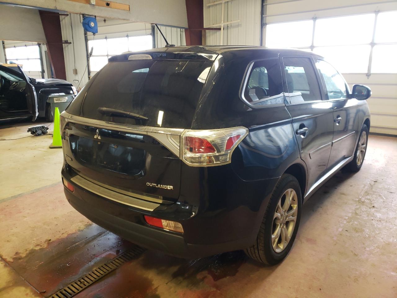 Photo 4 from auction – 2014 MITSUBISHI OUTLANDER with VIN JA4AZ3A31EZ003121