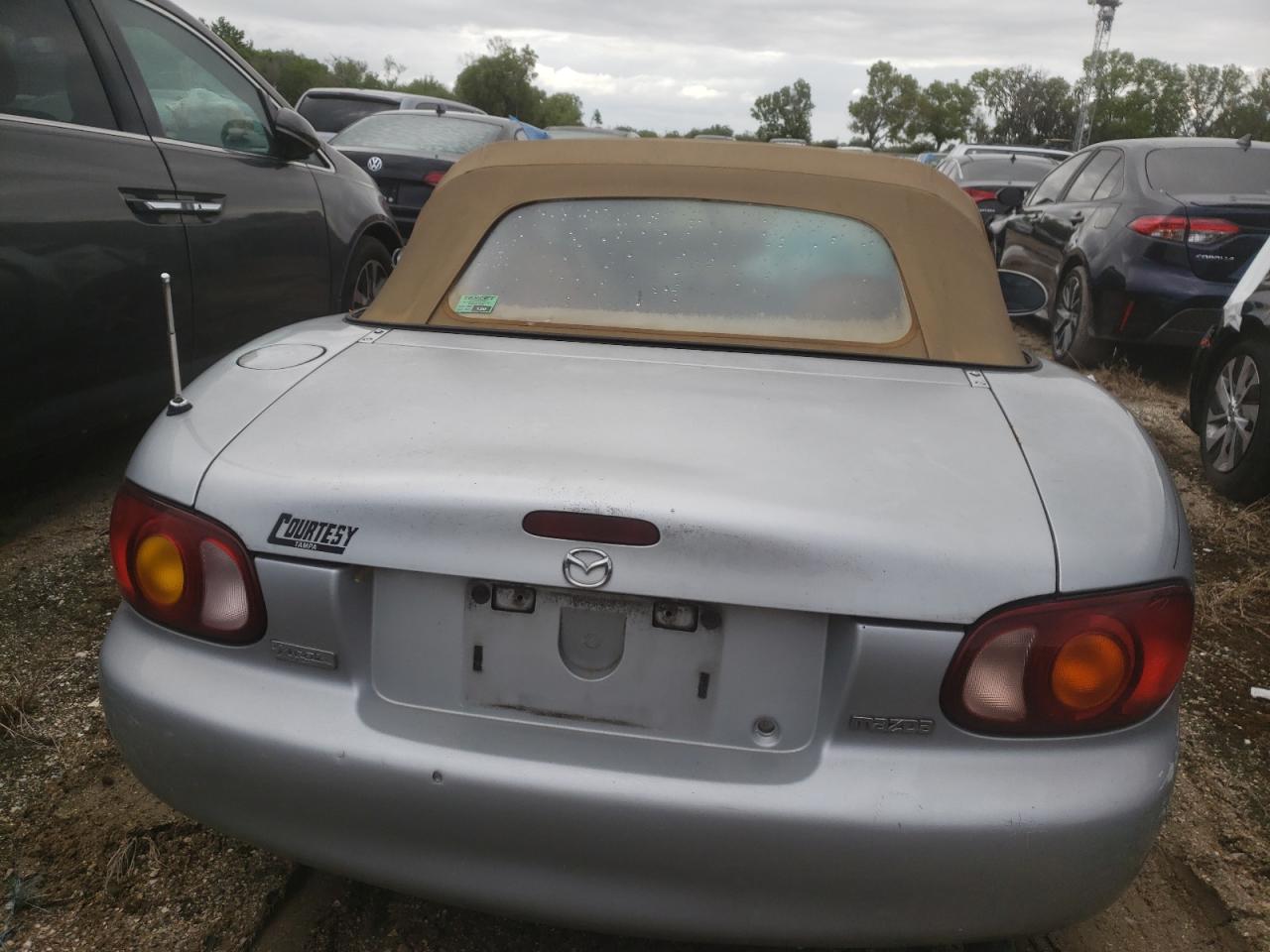 Photo 6 from auction – 2000 MAZDA MX-5 MIATA with VIN JM1NB3532Y0142236