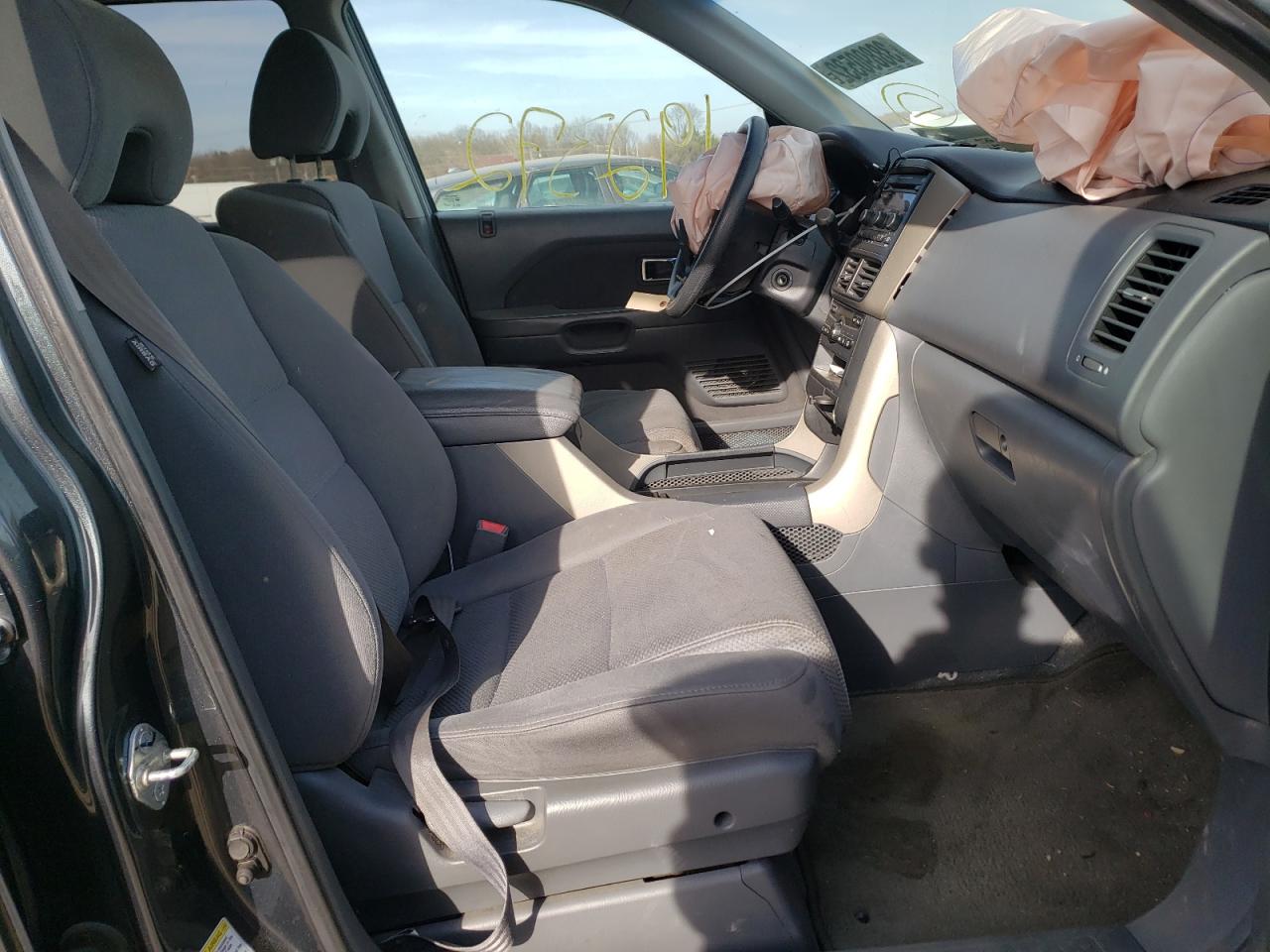 Photo 5 from auction – 2006 HONDA PILOT EX with VIN 5FNYF18496B007134
