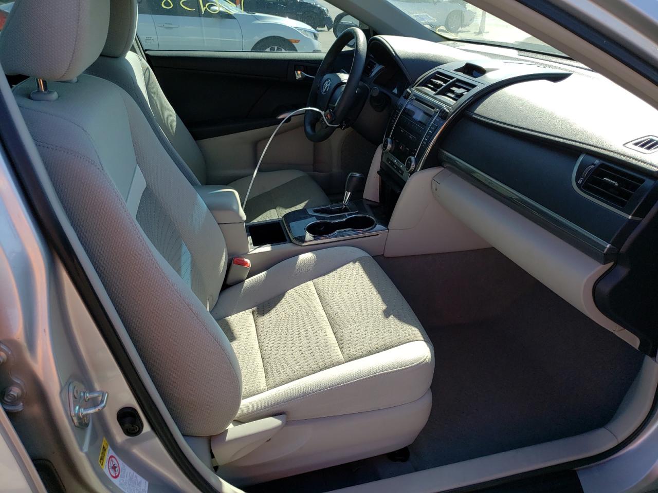 Photo 5 from auction – 2012 TOYOTA CAMRY HYBR with VIN 4T1BD1FK3CU055627