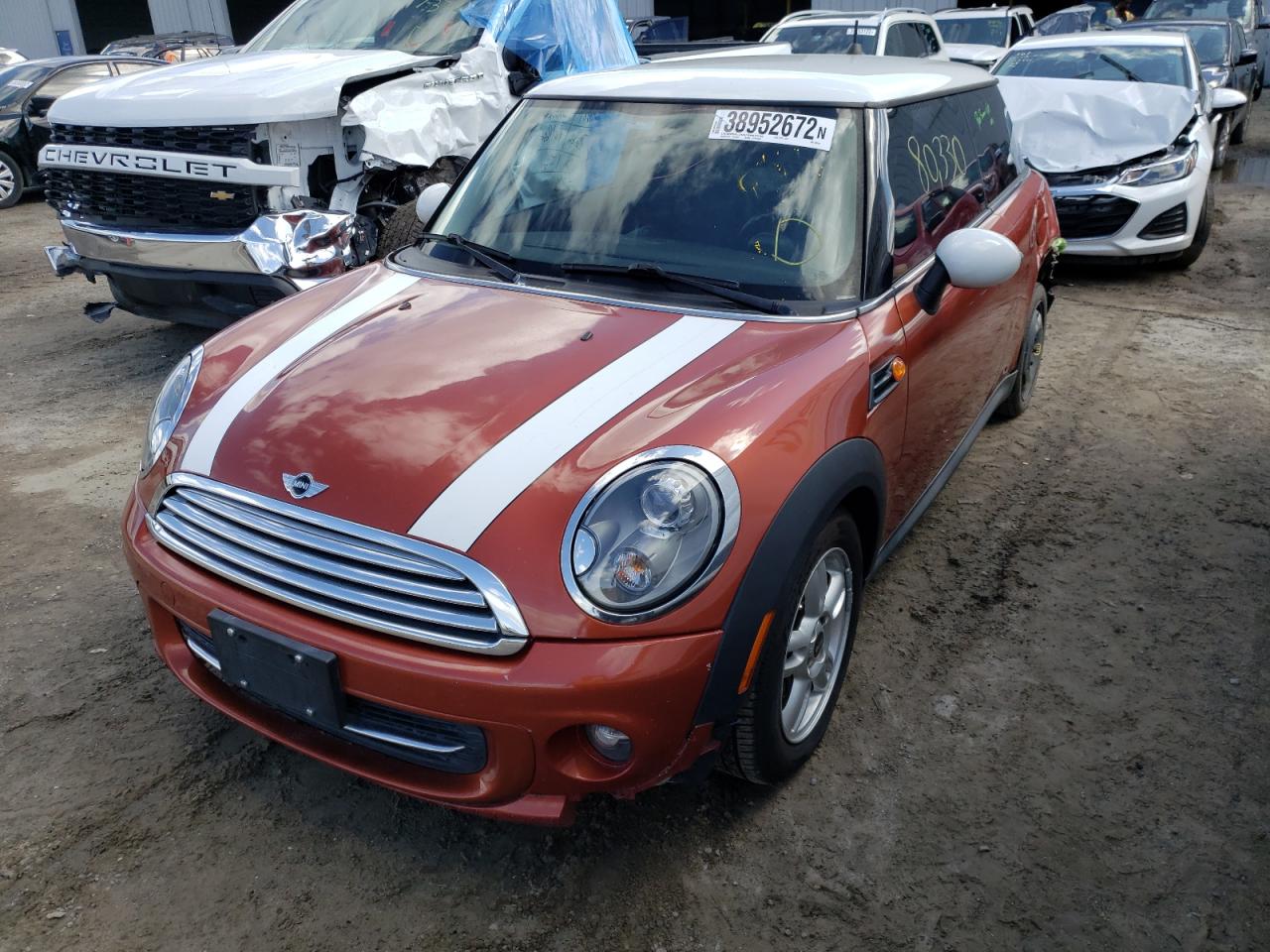Photo 2 from auction – 2011 MINI COOPER with VIN WMWSU3C56BT096284