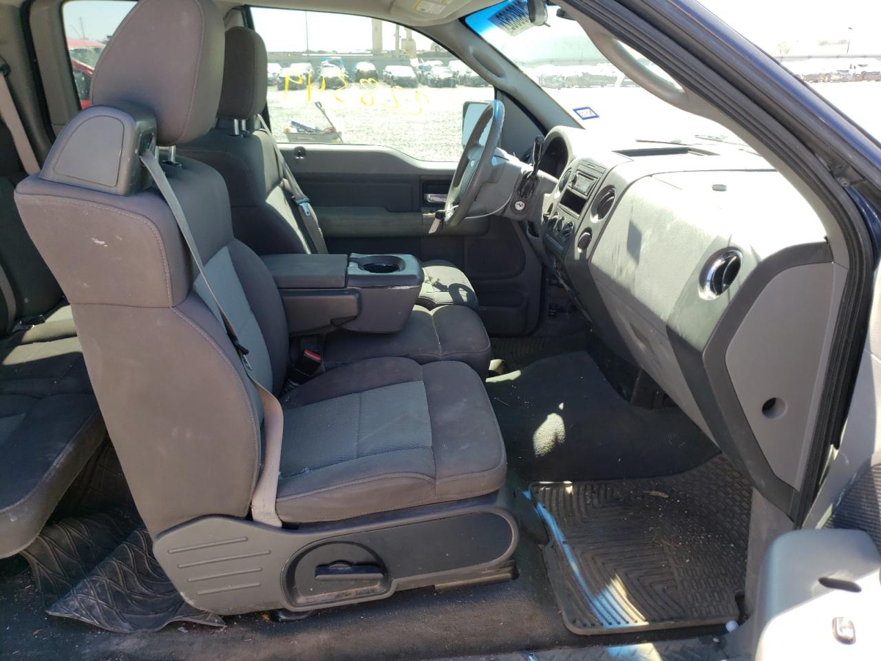 Photo 5 from auction – 2006 FORD F150 with VIN 1FTPX12596NA61710
