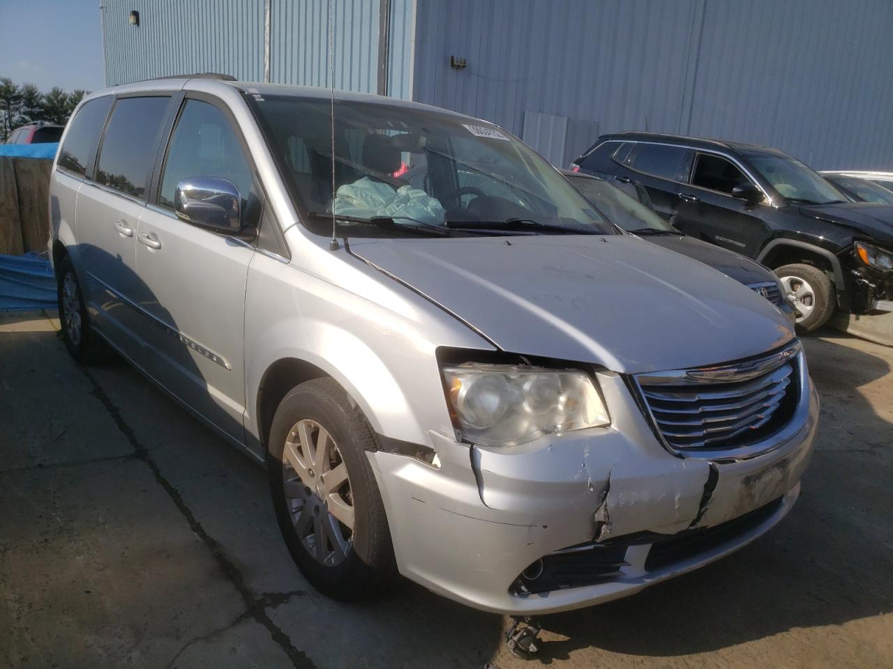 CHRYSLER TOWN & COU 2011 with VIN 2A4RR8DG2BR676116 - Photo from auction