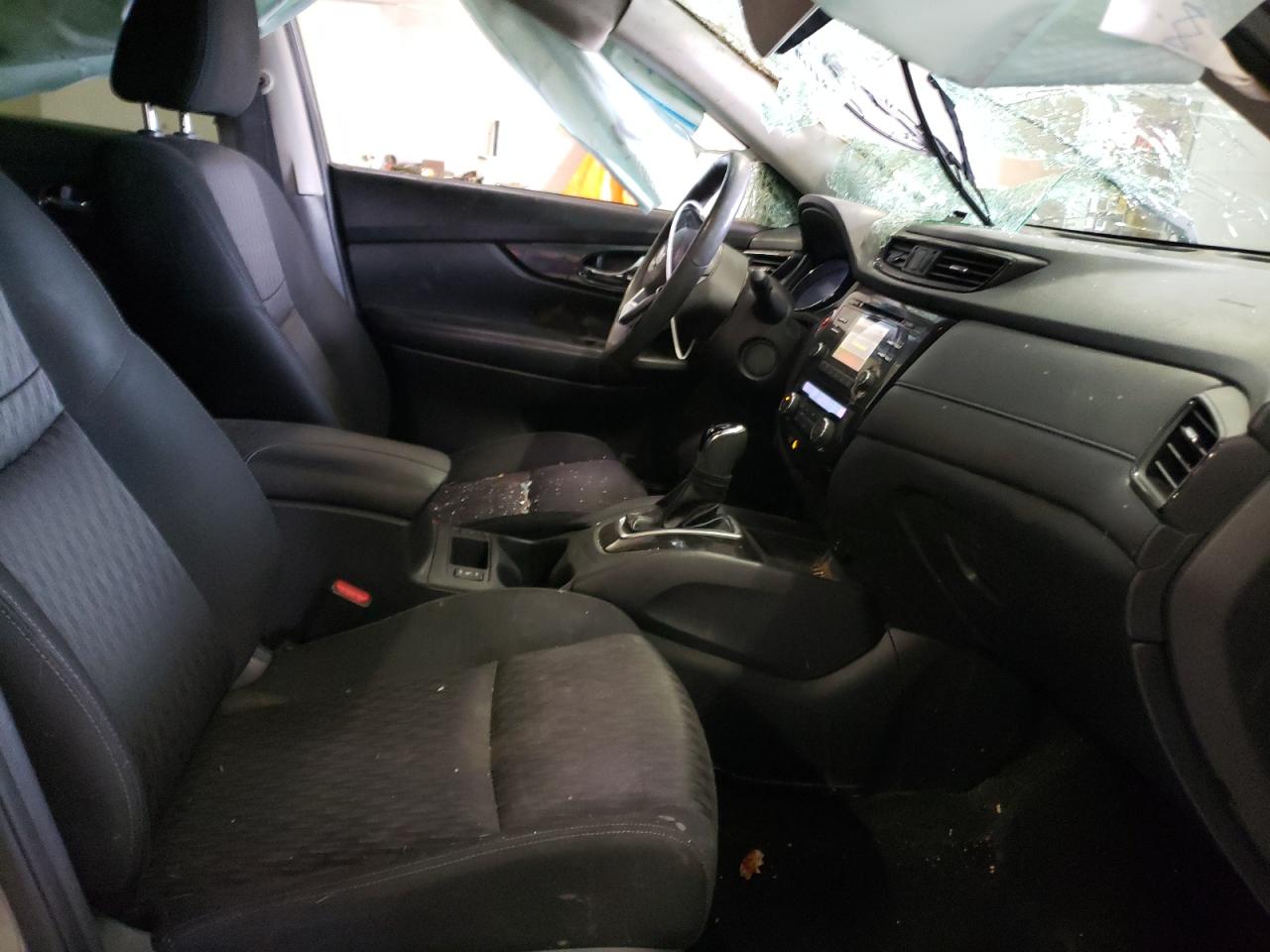 Photo 5 from auction – 2017 NISSAN ROGUE S with VIN KNMAT2MV7HP578452
