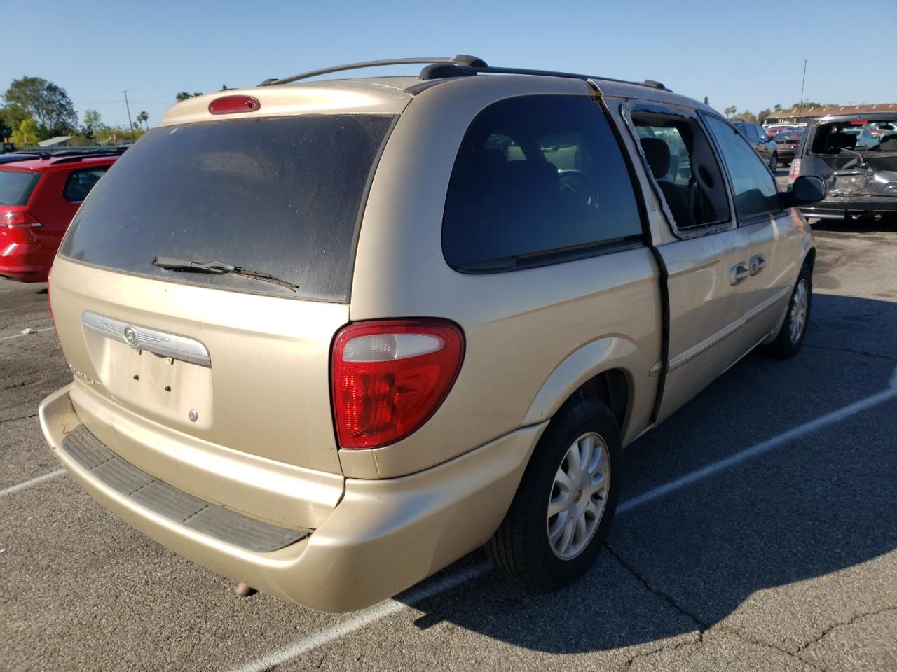 Photo 4 from auction – 2001 CHRYSLER TOWN & COU with VIN 2C4GP74L91R407183