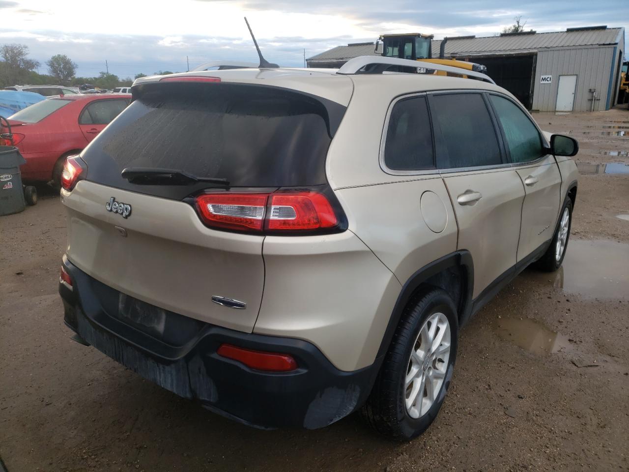 Photo 4 from auction – 2015 JEEP CHEROKEE L with VIN 1C4PJLCB6FW516864