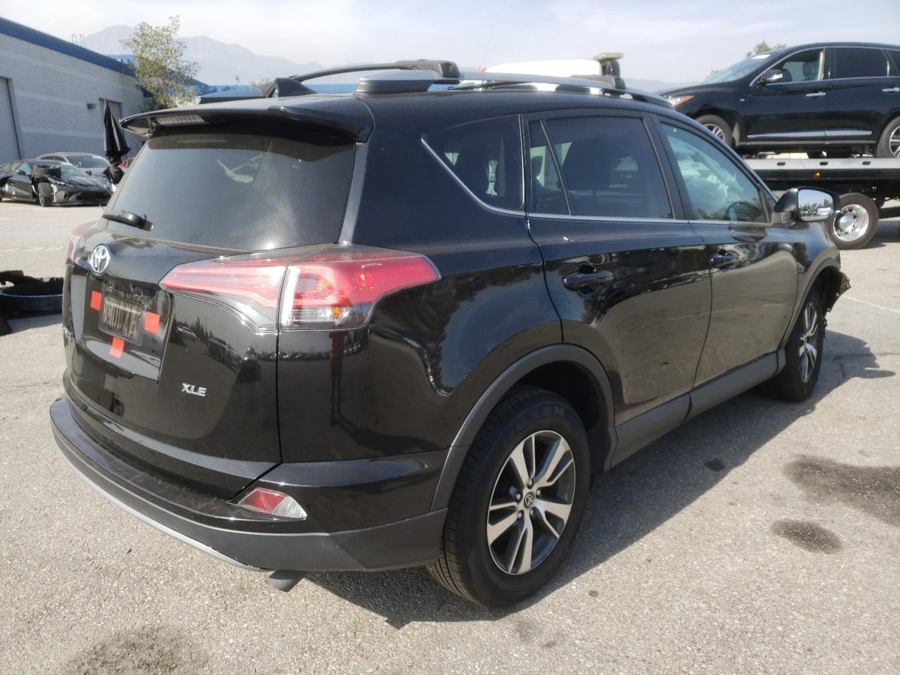 Photo 4 from auction – 2018 TOYOTA RAV4 ADVEN with VIN 2T3WFREV0JW423210