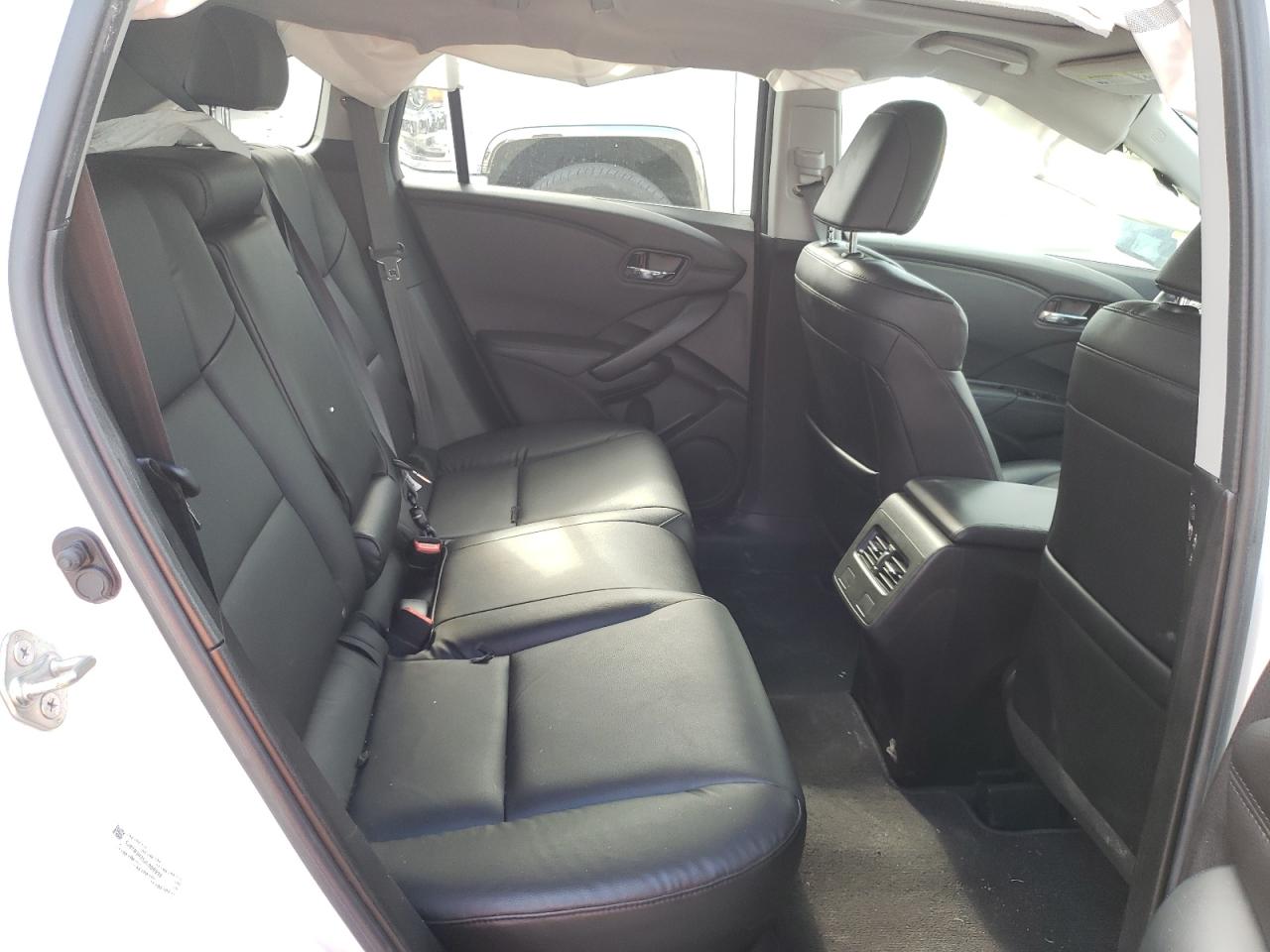 Photo 6 from auction – 2018 ACURA RDX with VIN 5J8TB3H35JL006935