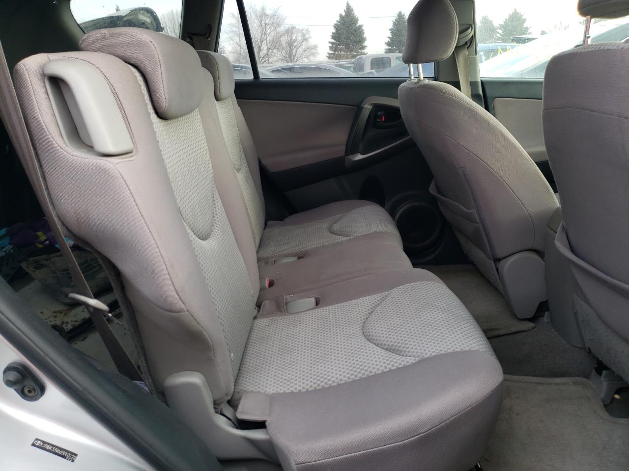 Photo 6 from auction – 2006 TOYOTA RAV4 with VIN JTMBK33V665003122