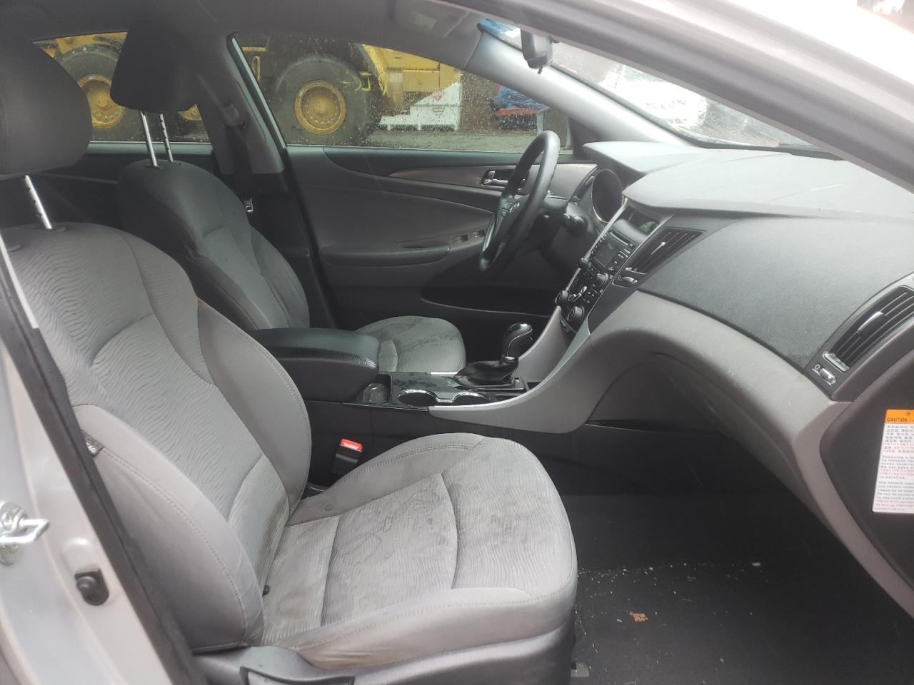 Photo 5 from auction – 2012 HYUNDAI SONATA HYB with VIN KMHEC4A46CA027378