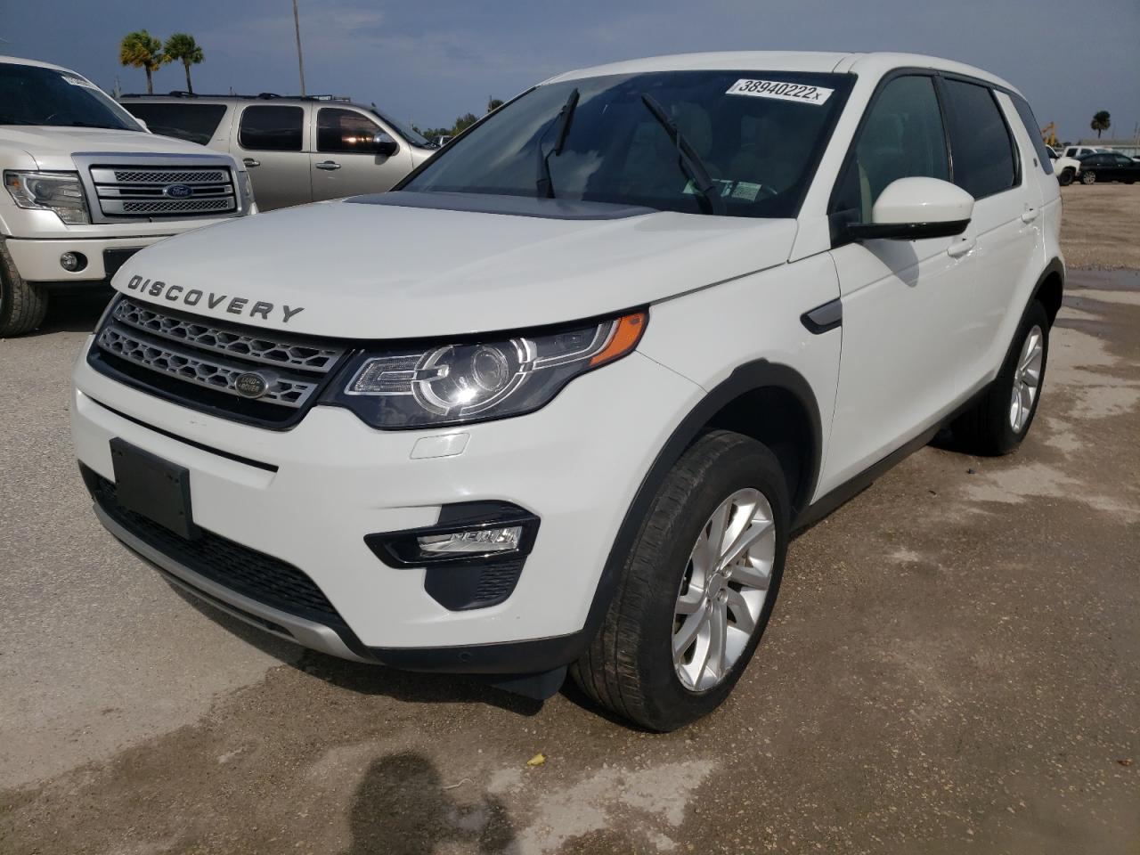 Photo 2 from auction – 2016 LAND ROVER DISCOVERY with VIN SALCR2BG8GH556148