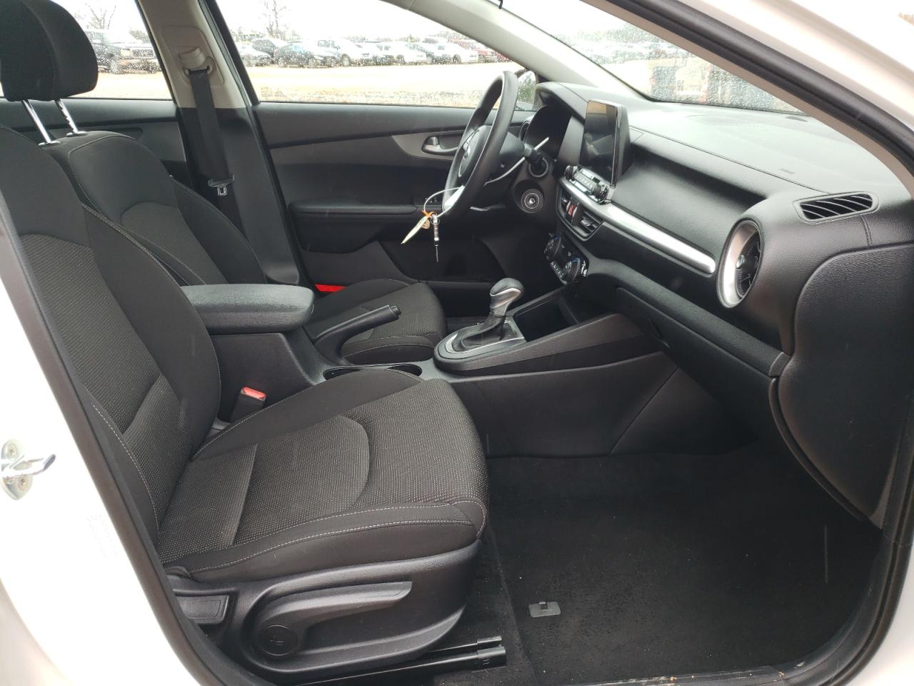 Photo 5 from auction – 2019 KIA FORTE FE with VIN 3KPF24AD2KE101094