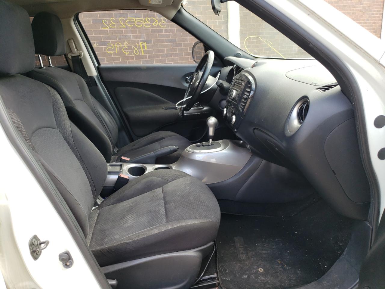 Photo 5 from auction – 2011 NISSAN JUKE S with VIN JN8AF5MR2BT010785