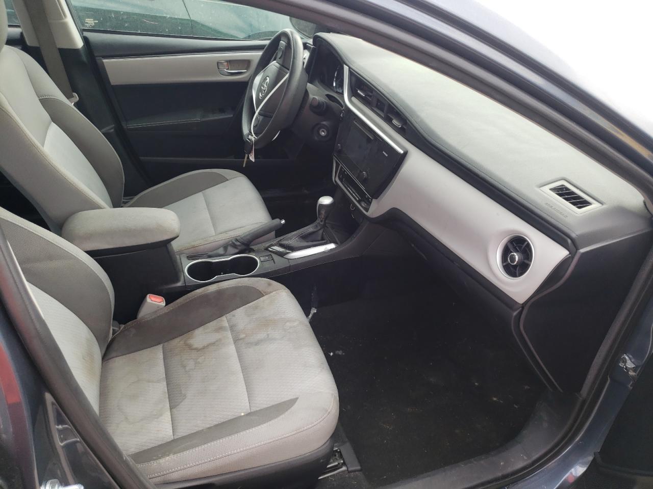 Photo 5 from auction – 2017 TOYOTA COROLLA LE with VIN 2T1BURHE1HC816461