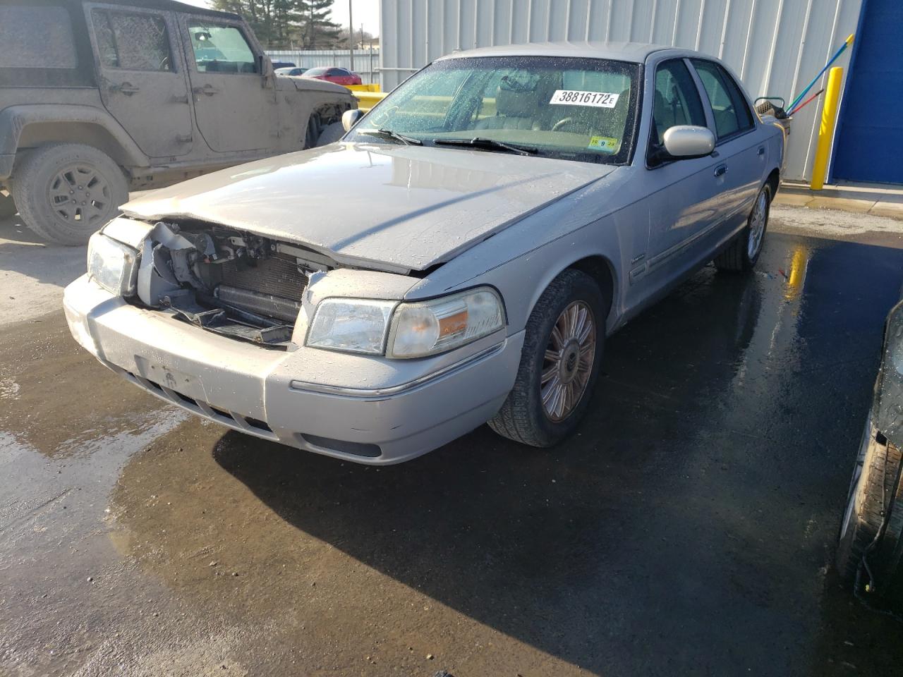 Photo 2 from auction – 2010 MERCURY GRAND MARQ with VIN 2MEBM7FV7AX616059