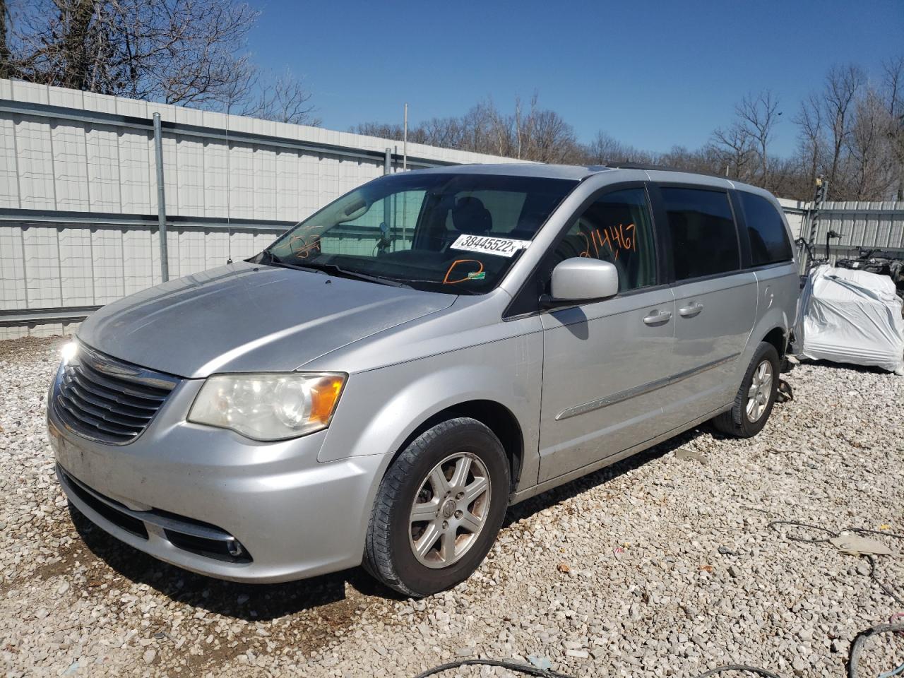 Photo 2 from auction – 2011 CHRYSLER TOWN & COU with VIN 2A4RR5DG1BR665669