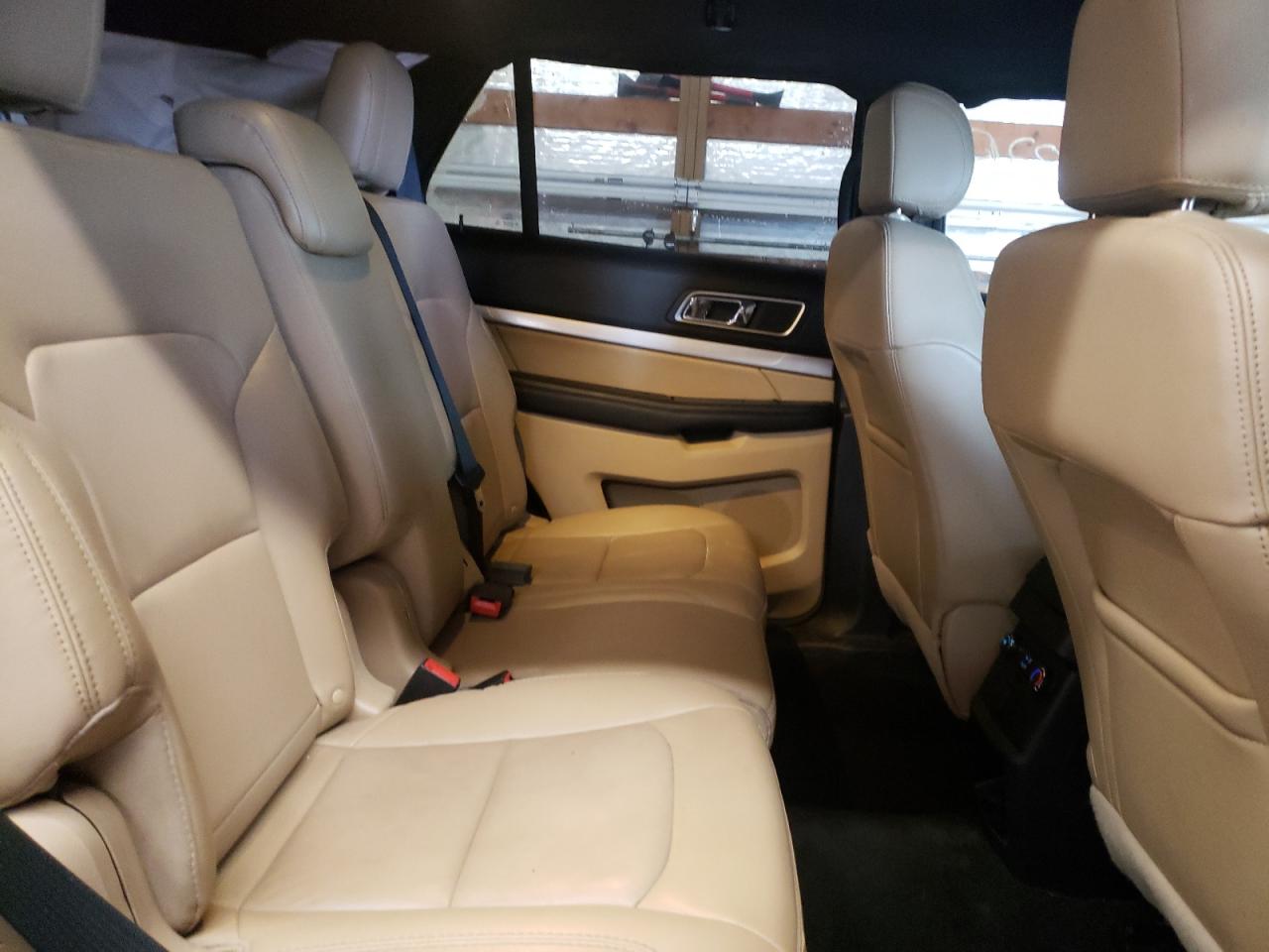Photo 6 from auction – 2016 FORD EXPLORER X with VIN 1FM5K8D83GGC57018