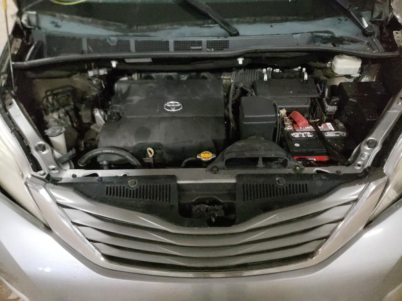 Photo 7 from auction – 2013 TOYOTA SIENNA XLE with VIN 5TDDK3DC4DS055507