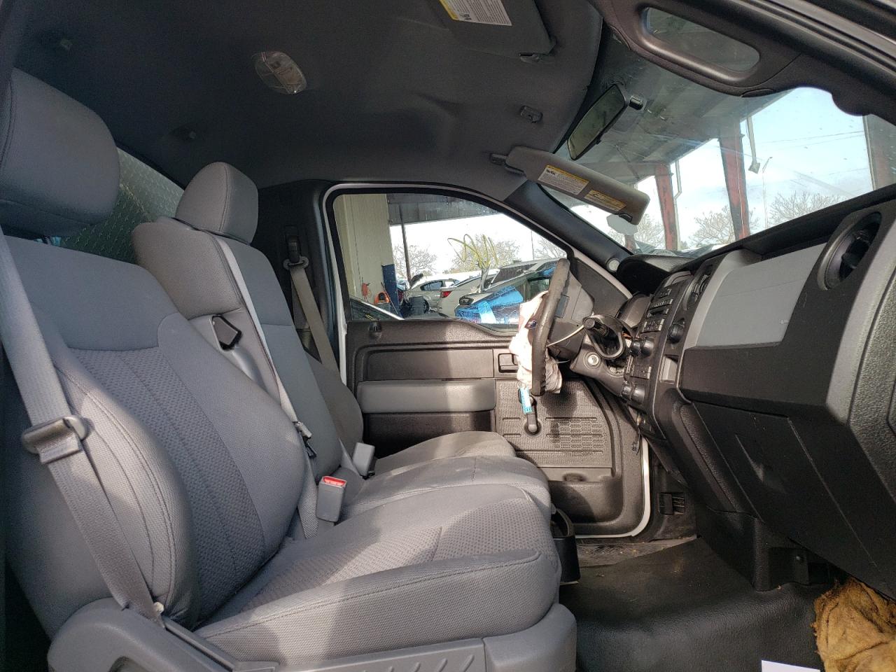 Photo 5 from auction – 2014 FORD F150 with VIN 1FTMF1CM2EKF43902