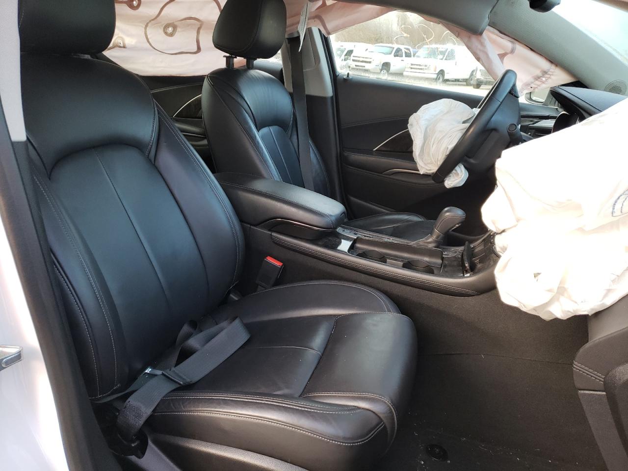 Photo 5 from auction – 2016 BUICK LACROSSE with VIN 1G4GB5G30GF137061