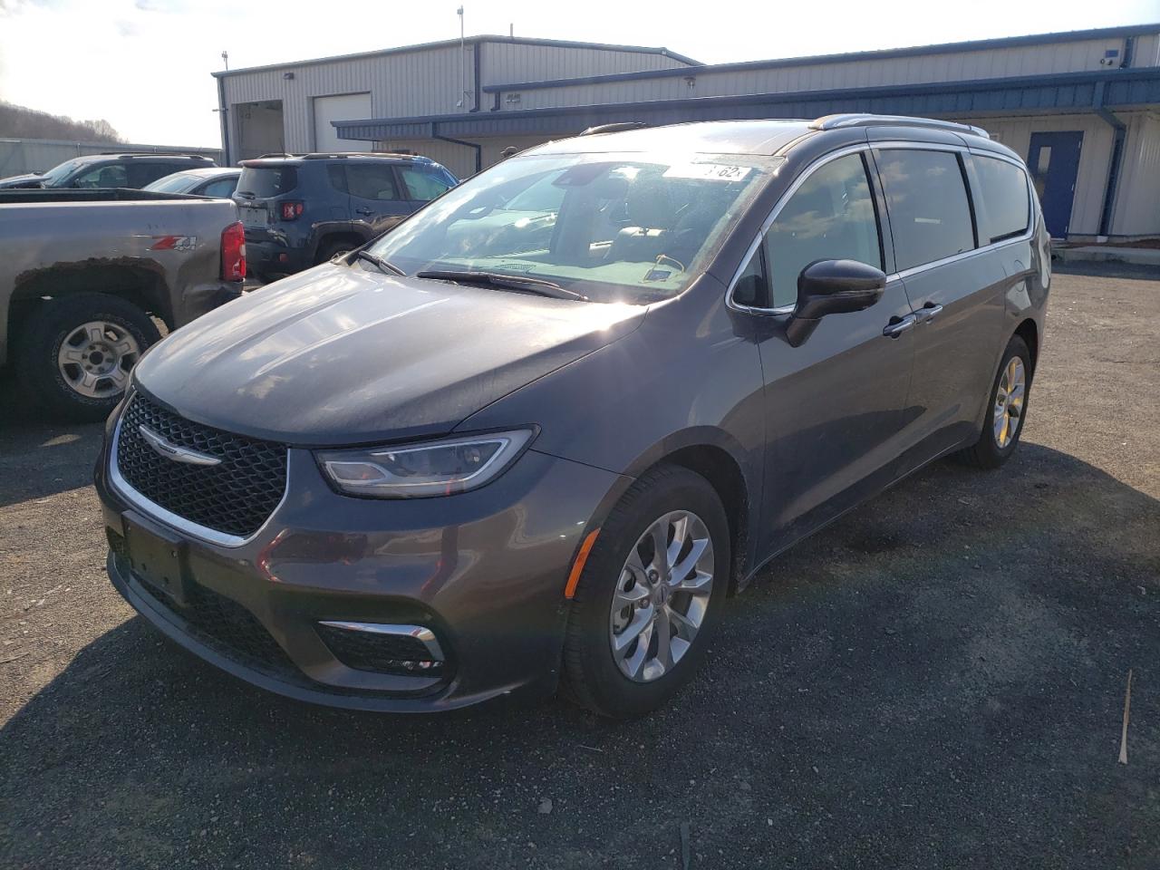 Photo 2 from auction – 2021 CHRYSLER PACIFICA T with VIN 2C4RC1BG4MR559187