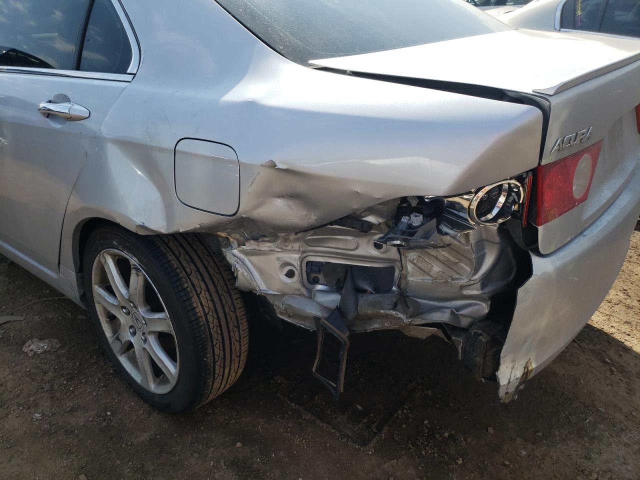 Photo 9 from auction – 2004 ACURA TSX with VIN JH4CL96814C040791