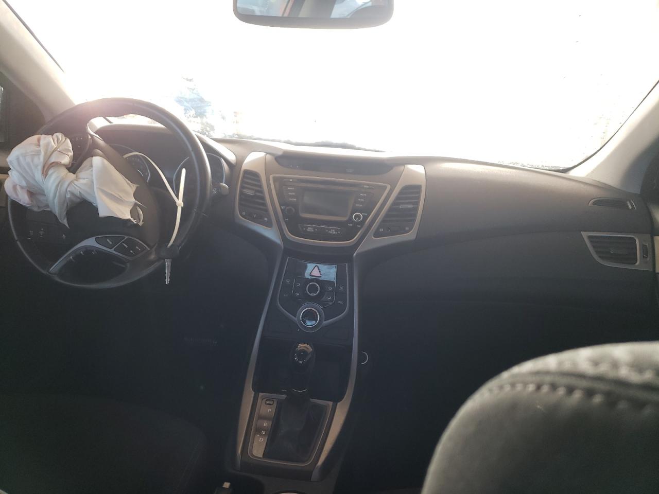 Photo 9 from auction – 2015 HYUNDAI ELANTRA SE with VIN 5NPDH4AE1FH608911