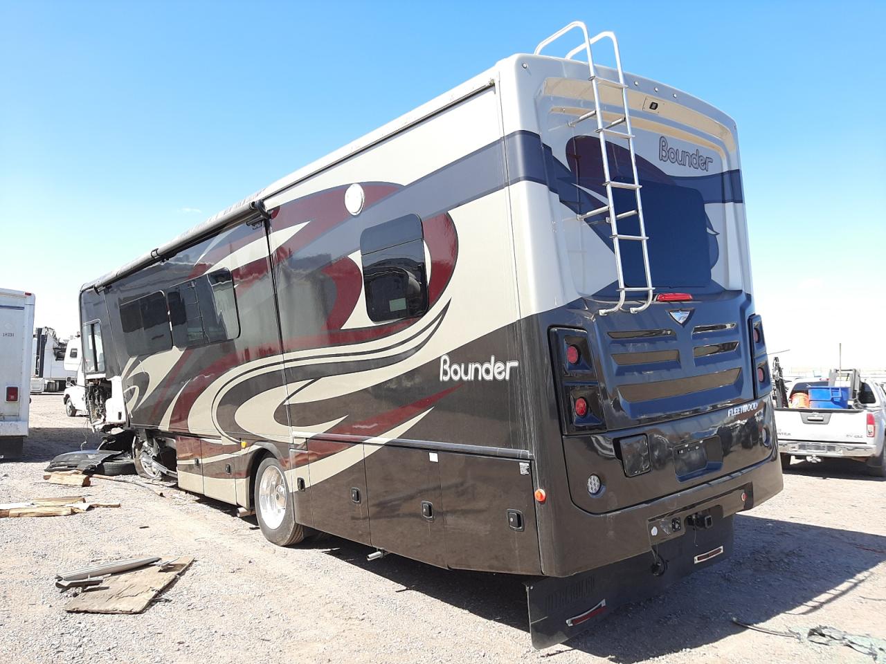 Photo 3 from auction – 2018 FORD FLEETWOOD with VIN 1F66F5DY5J0A20559