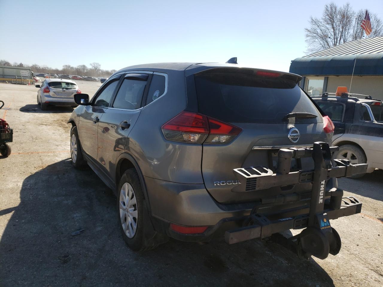 Photo 3 from auction – 2017 NISSAN ROGUE S with VIN KNMAT2MV2HP555385