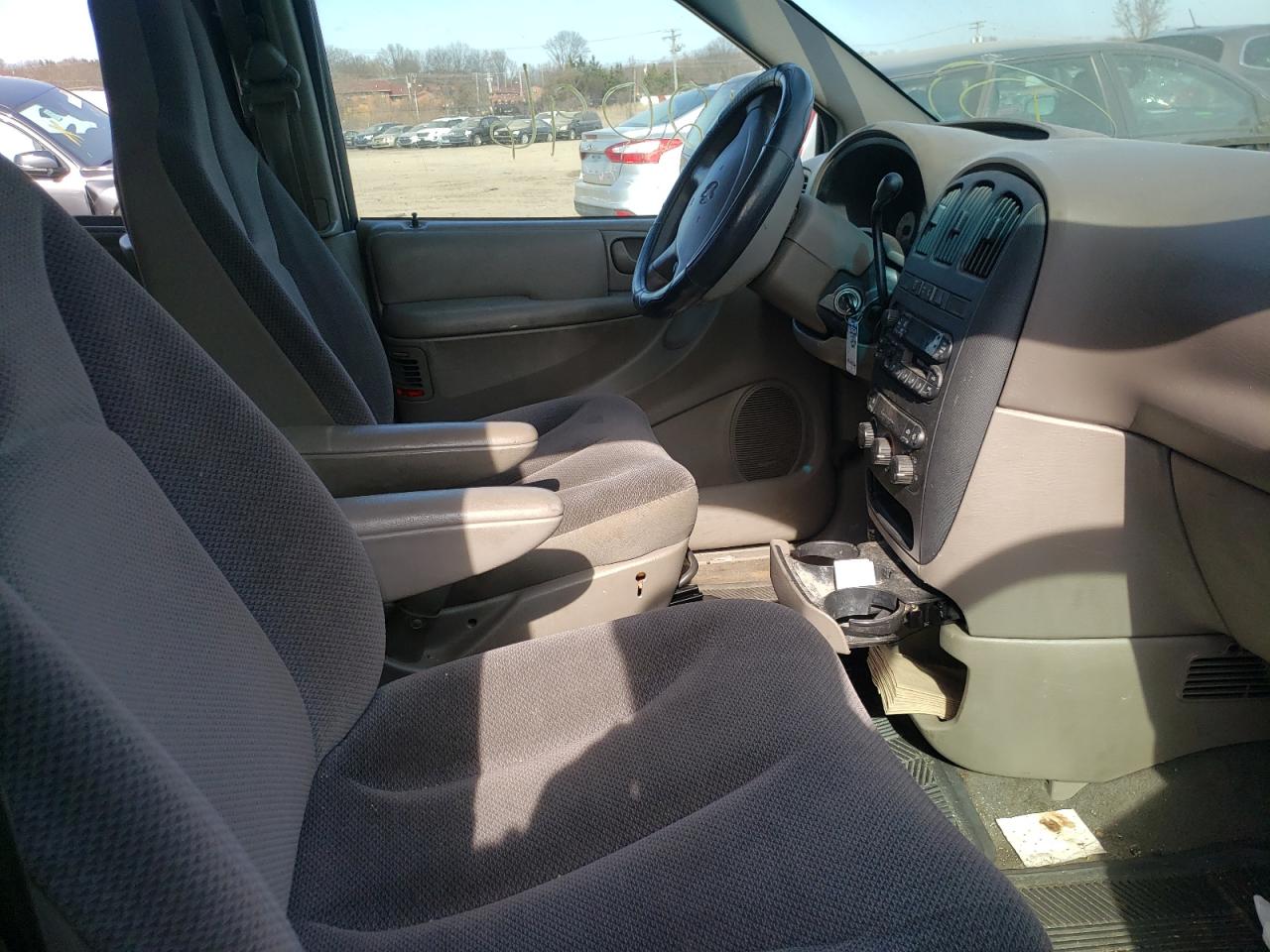 Photo 5 from auction – 2001 DODGE CARAVAN SE with VIN 1B4GP25301B109683