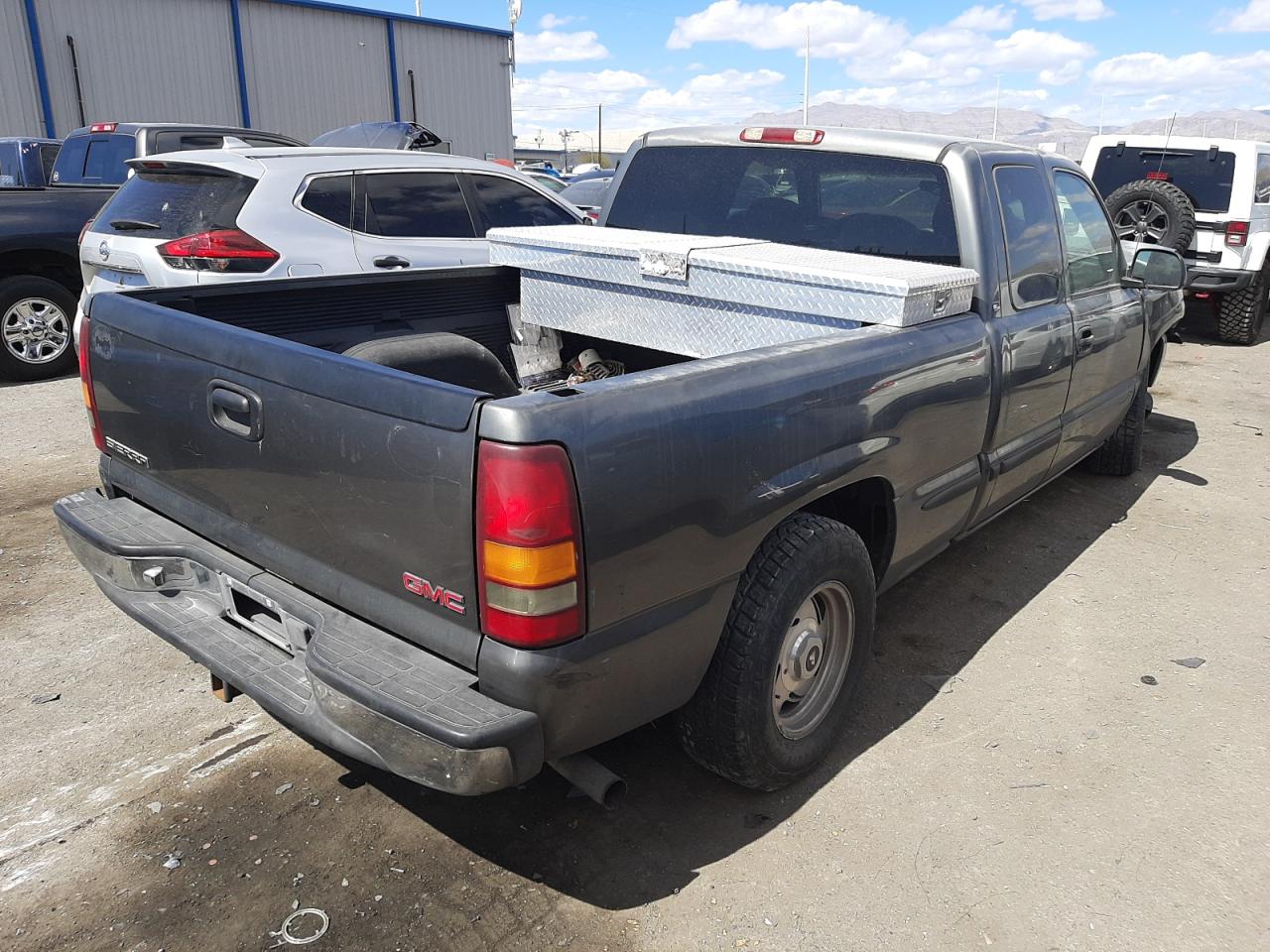 Photo 4 from auction – 2000 GMC NEW SIERRA with VIN 1GTEC19V5YZ136830