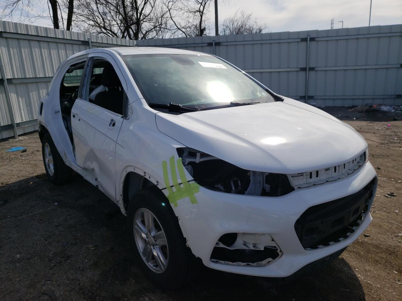 CHEVROLET TRAX LS 2017 with VIN 3GNCJNSB0HL189793 - Photo from auction