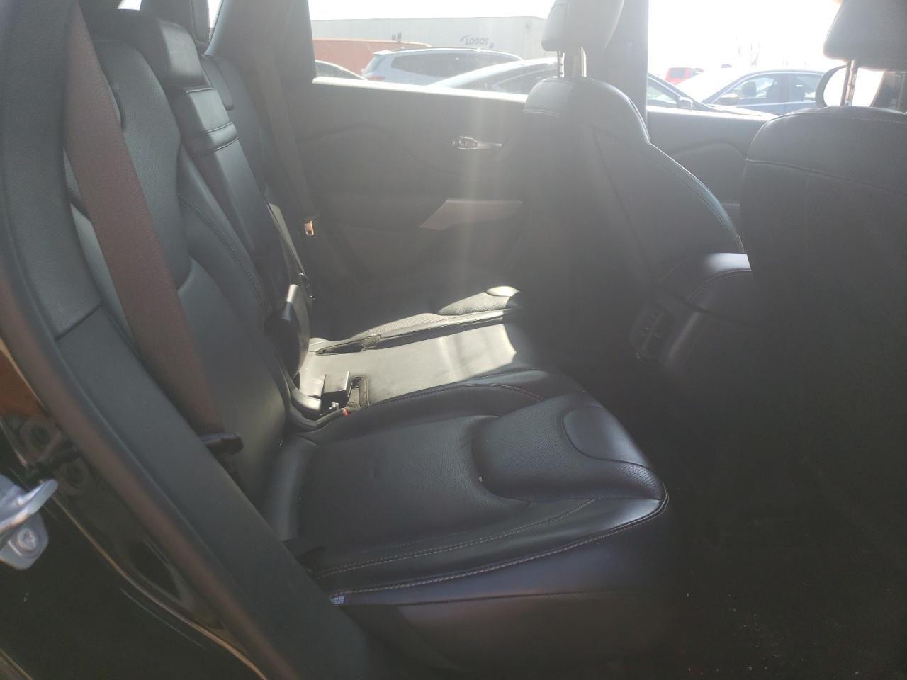 Photo 6 from auction – 2018 JEEP CHEROKEE L with VIN 1C4PJMDX0JD598076