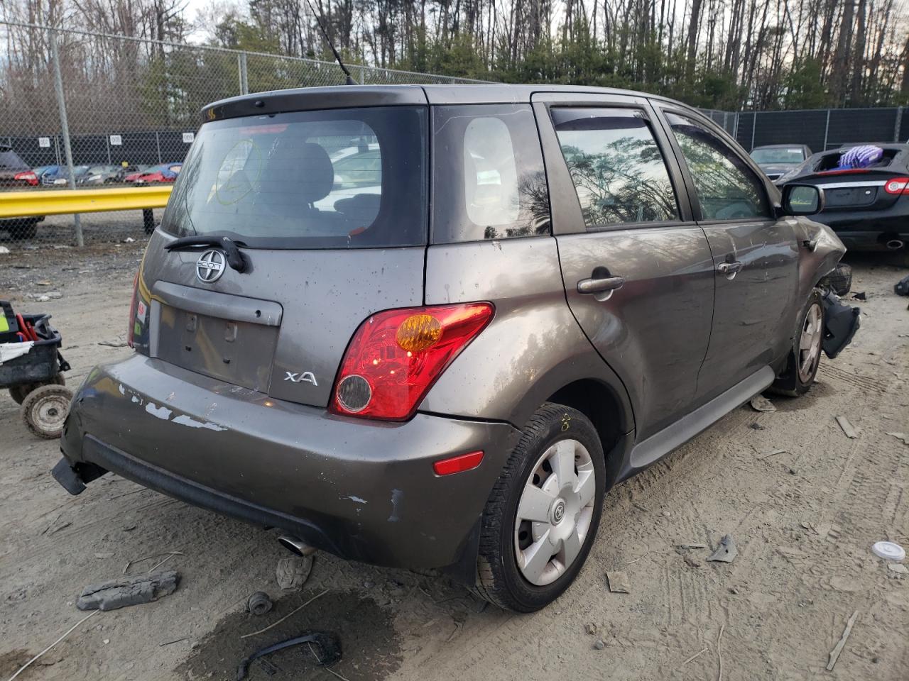 Photo 4 from auction – 2004 TOYOTA SCION XA with VIN JTKKT624940065074
