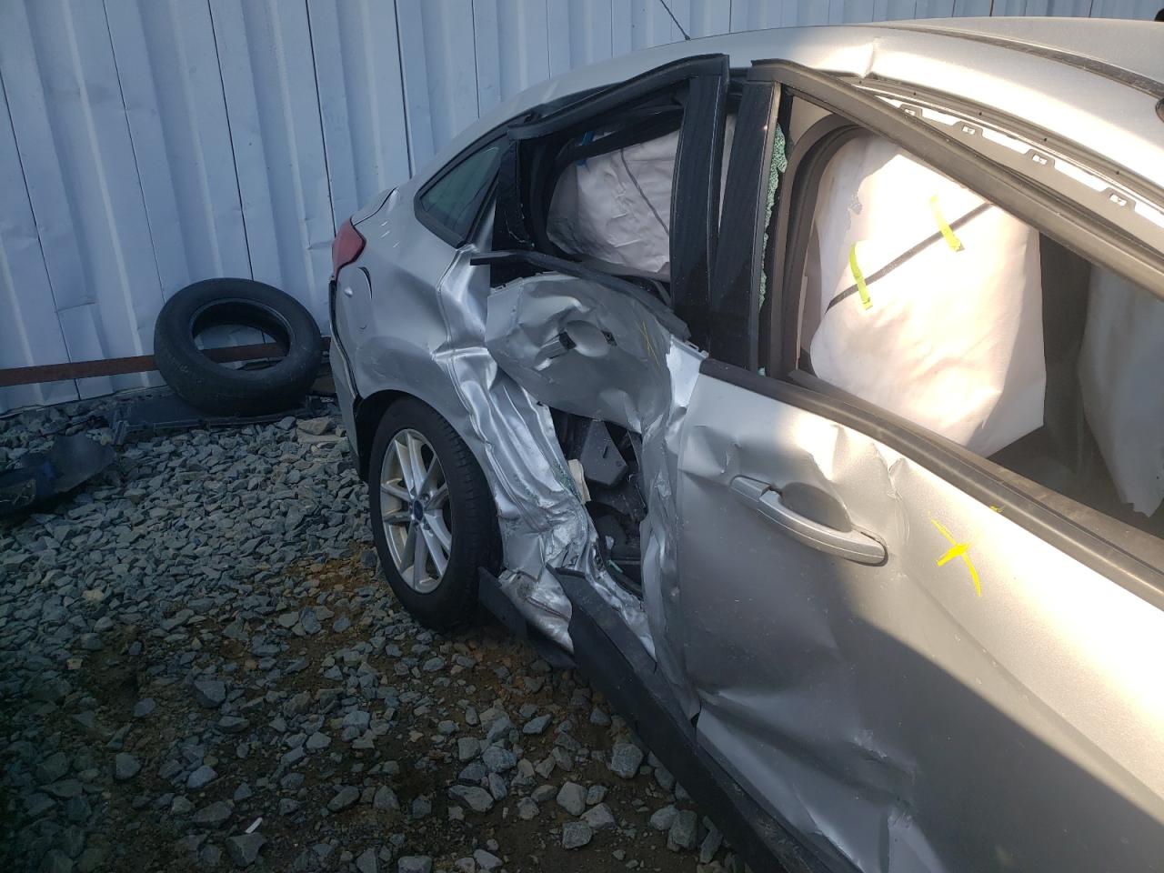 Photo 10 from auction – 2016 FORD FOCUS SE with VIN 1FADP3F23GL392901